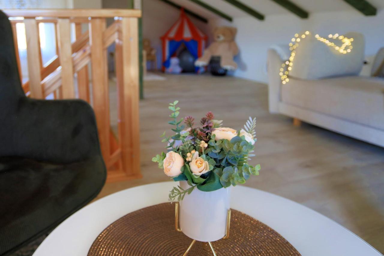 Luxury Apartman Alex With Sauna In The Village โอโทชาส ภายนอก รูปภาพ