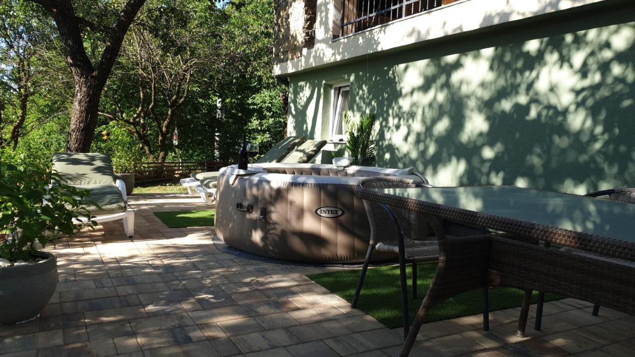 Luxury Apartman Alex With Sauna In The Village โอโทชาส ภายนอก รูปภาพ